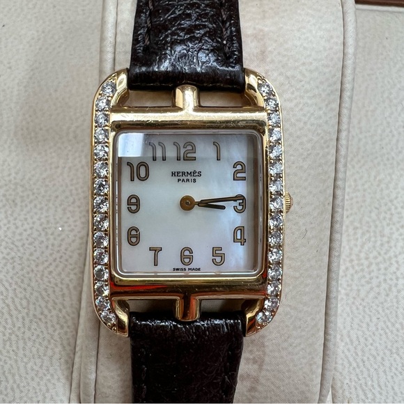 Hermes Cape Cod Watch Mother-of-Pearl Yellow Gold/Diamond - Picture 4 of 11